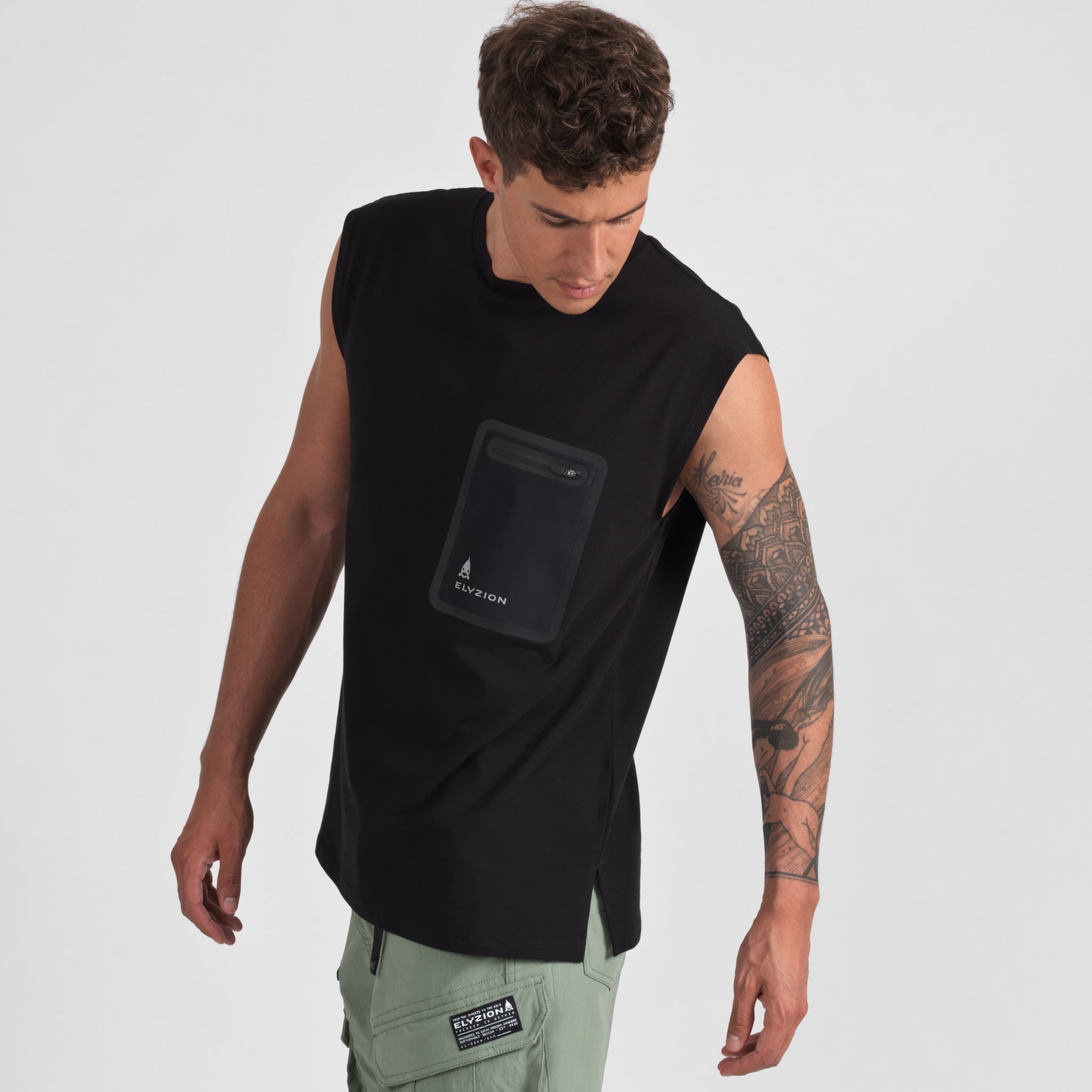 Elyzion "Moero" Sleeveless Cargo T-shirt - Black