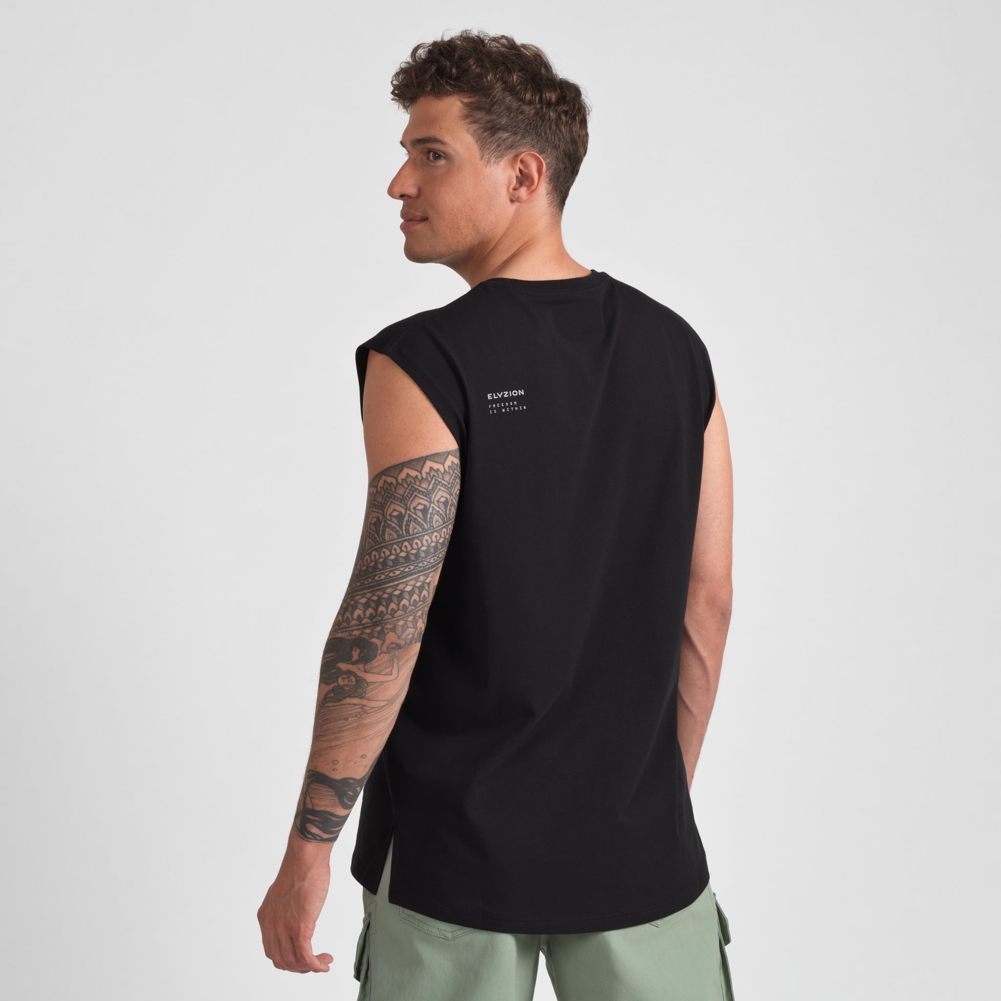 Elyzion "Moero" Sleeveless Cargo T-shirt - Black