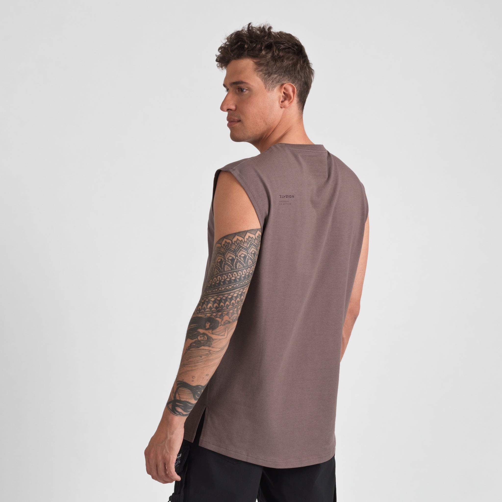Elyzion "Moero" Sleeveless Cargo T-shirt - Coffee Quartz