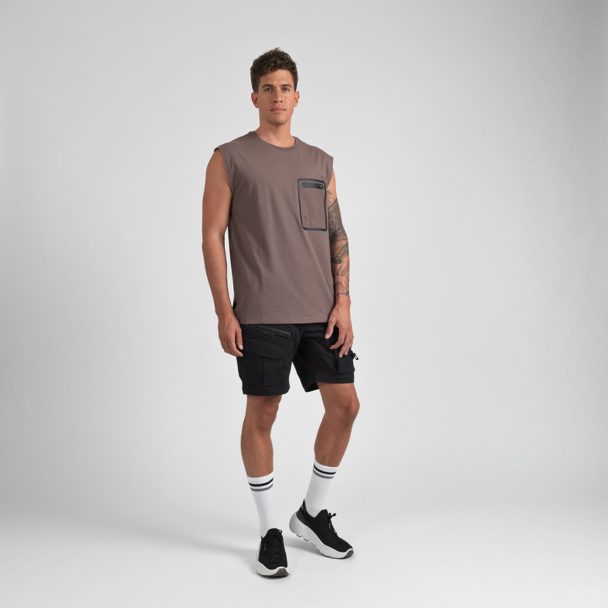 Elyzion "Moero" Sleeveless Cargo T-shirt - Coffee Quartz