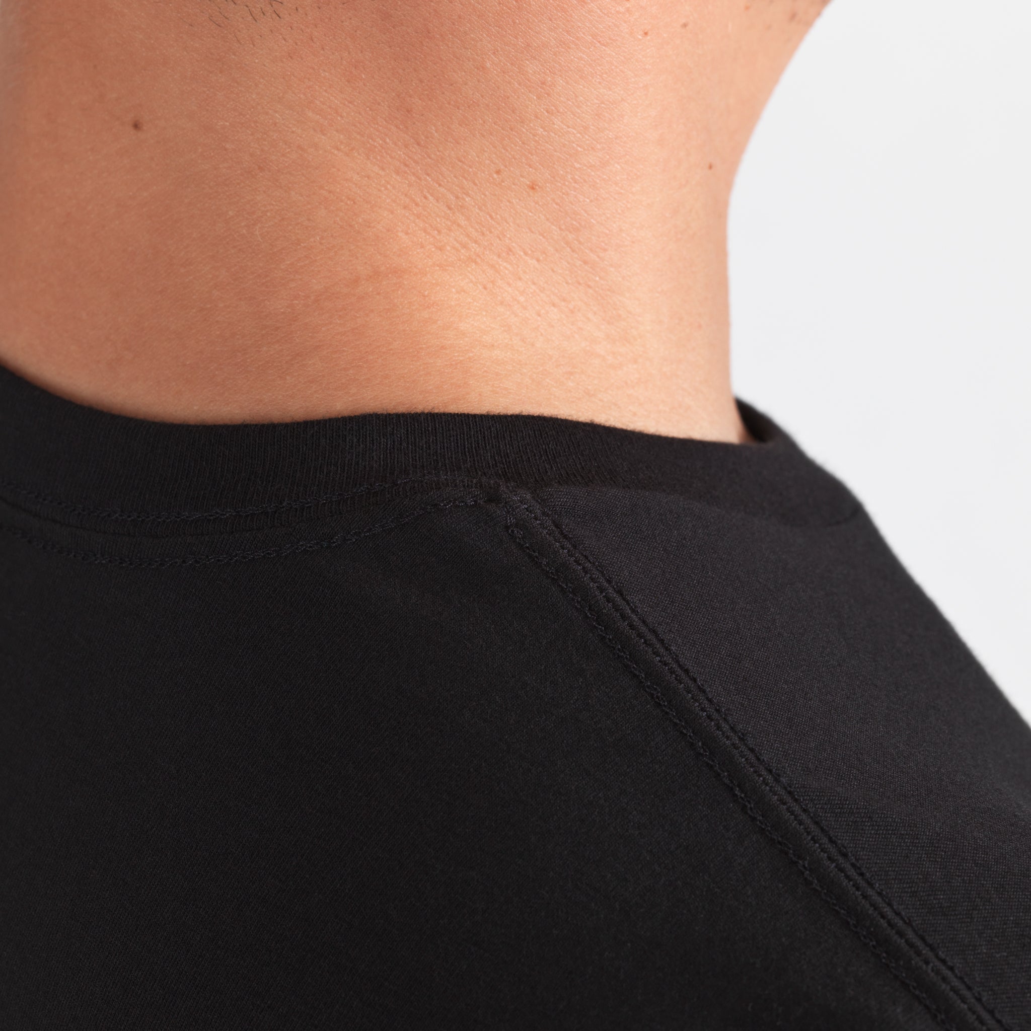 Elyzion "Molveno" Simple T-shirt - Oil Green