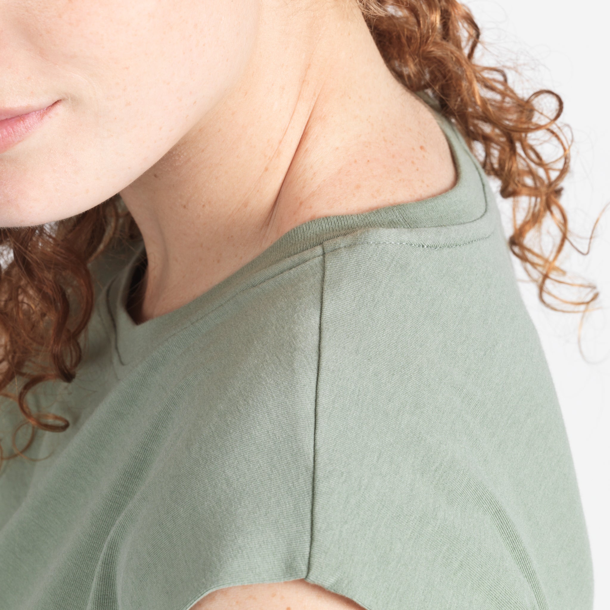 Elyzion "Orient" Sleeveless T-shirt - Oil Green