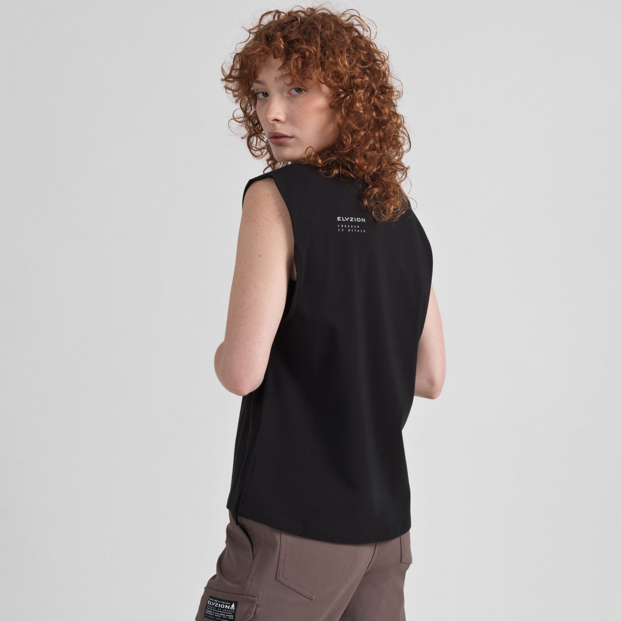 Elyzion "Savannah" Sleeveless Cargo T-shirt - Black