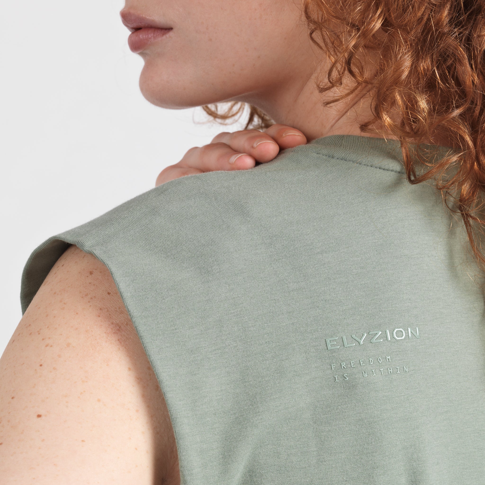 Elyzion "Savannah" Sleeveless Cargo T-shirt - Coffee Quartz