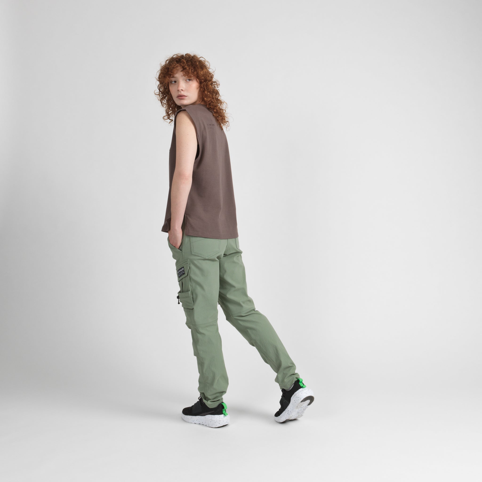 Elyzion "Savannah" Sleeveless Cargo T-shirt - Coffee Quartz